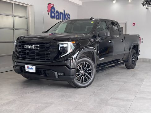 Certified 2024 GMC Sierra 1500 Elevation w/ LPO, Elevation Black Package AWD/4WD image 2