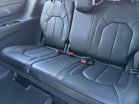 New 2025 Chrysler Voyager LX image 15