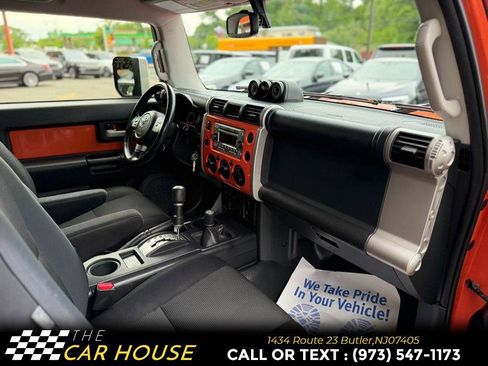 Used 2014 Toyota FJ Cruiser 4WD w/ Upgrade Package image 19