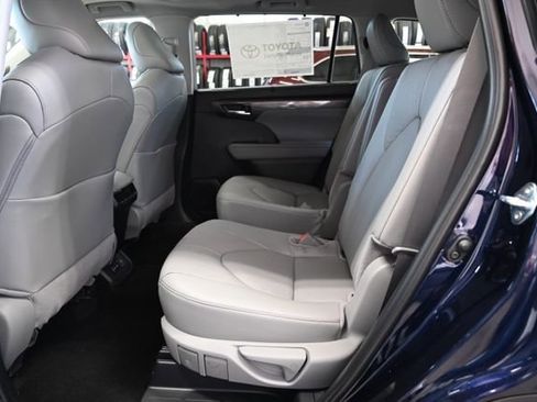 New 2026 Toyota Highlander Limited AWD/4WD image 13