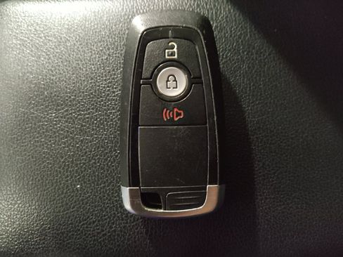 Used 2021 Ford EcoSport Titanium image 32