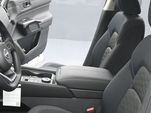 New 2026 Nissan Pathfinder S AWD/4WD image 17