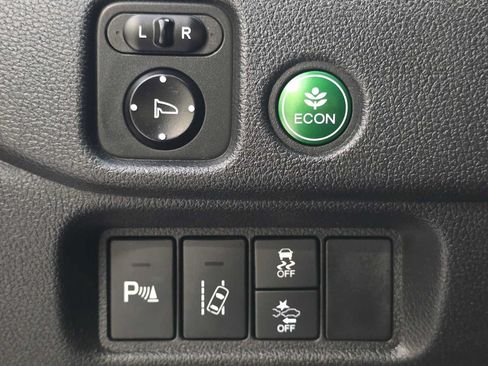 Used 2017 Honda Pilot Touring image 18