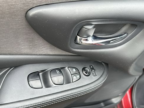 Used 2019 Nissan Murano S image 7