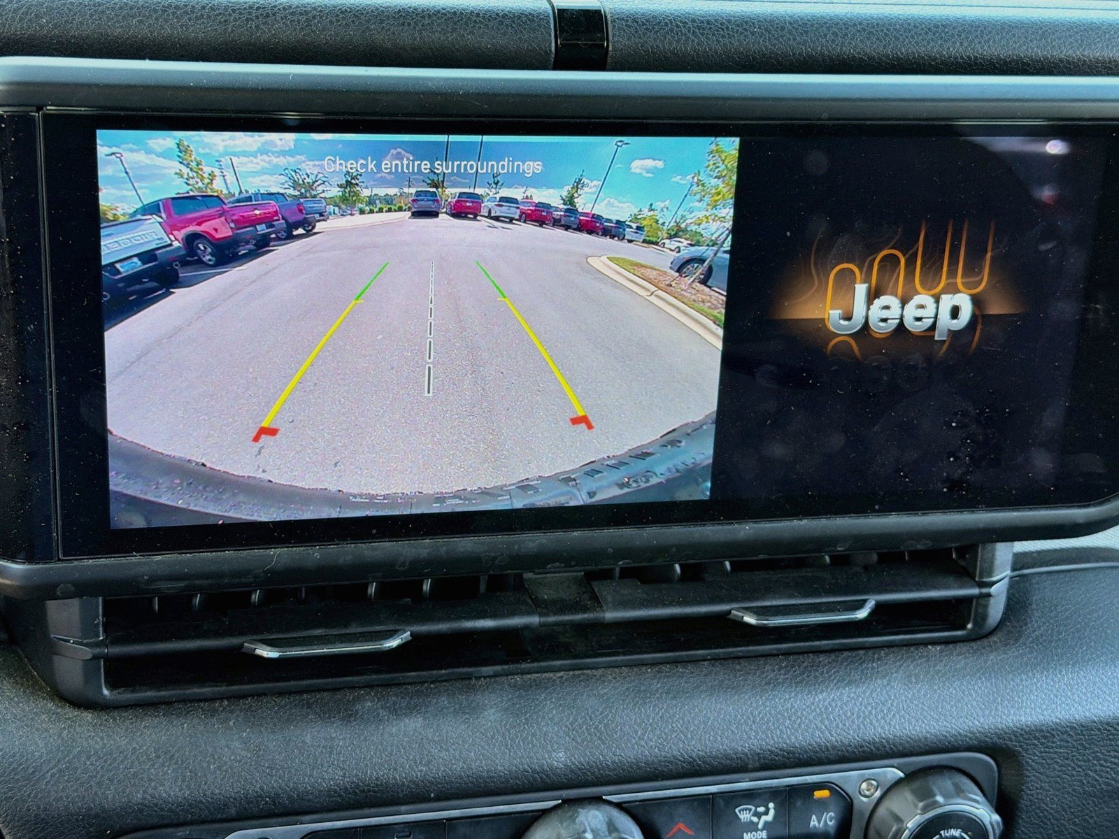 Used 2024 Jeep Wrangler Unlimited AWD/4WD image 11