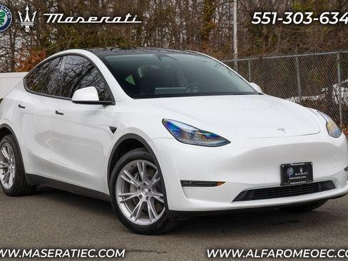 Used 2024 Tesla Model Y Long Range image 1