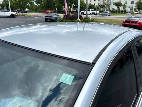 Used 2019 Nissan Sentra SV FWD image 3