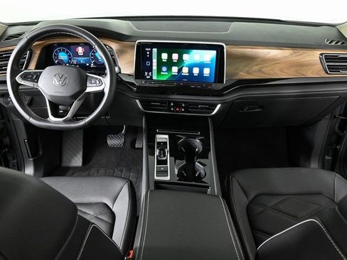 Certified 2025 Volkswagen Atlas SE image 11