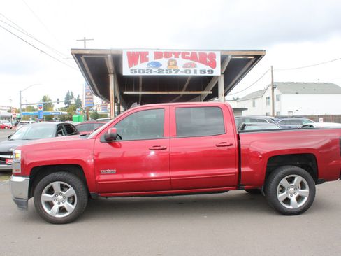 Used 2018 Chevrolet Silverado 1500 LT w/ Texas Edition image 3