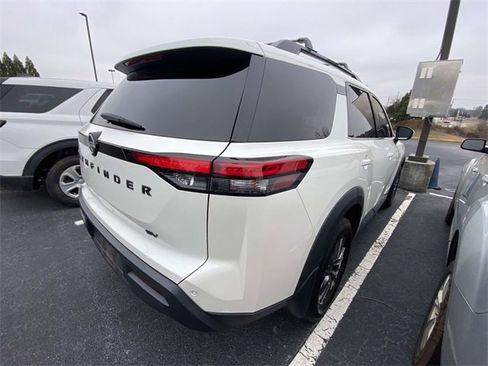 Used 2024 Nissan Pathfinder SV w/ Lighting Package (N92) image 7