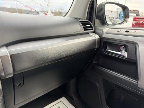 Used 2021 Toyota 4Runner SR5 Premium image 22