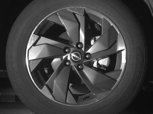 Used 2025 Nissan Rogue SV image 13