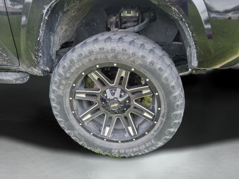 Used 2018 Toyota Tacoma SR5 RWD image 14
