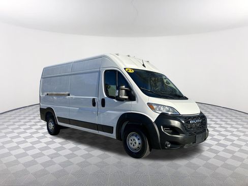 Used 2023 RAM ProMaster 2500 image 4