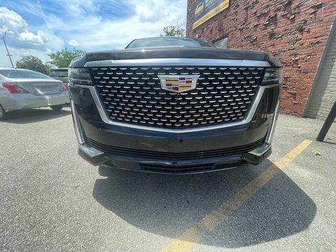 Used 2023 Cadillac Escalade ESV Premium Luxury AWD/4WD image 13