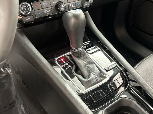 Used 2025 Jeep Compass Limited image 15