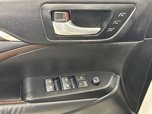 Used 2015 Toyota Highlander Limited AWD/4WD image 27