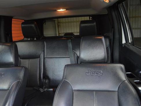 Used 2009 Jeep Liberty Limited w/ Premium Group AWD/4WD image 16