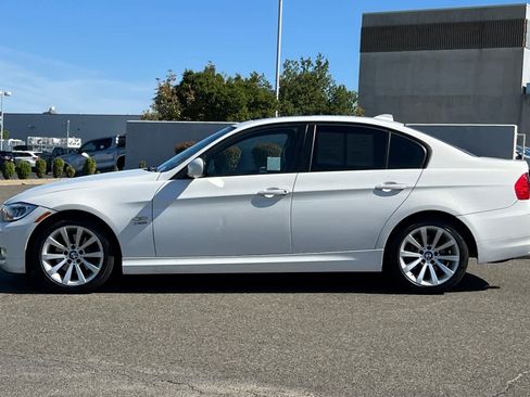 Used 2011 BMW 328i xDrive Sedan AWD/4WD image 9
