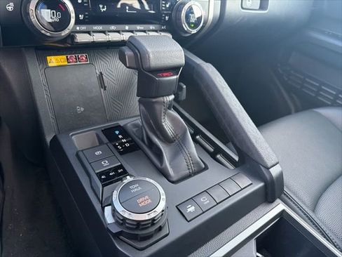 Used 2025 Toyota Tacoma TRD Sport w/ TRD Sport Premium Package image 30