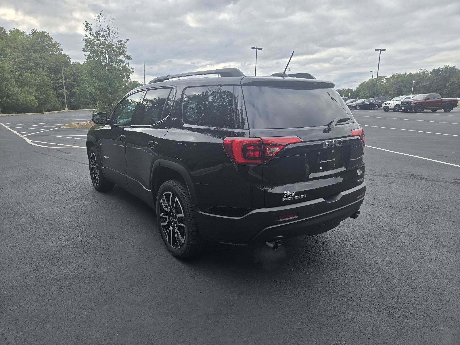 Used 2019 GMC Acadia SLT w/ Black Edition AWD/4WD image 6