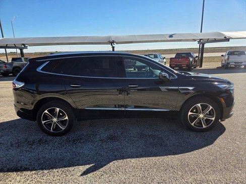 Used 2022 Buick Enclave Essence w/ Sport Touring Edition image 4