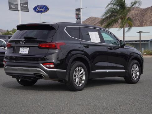 Used 2020 Hyundai Santa Fe SE FWD image 4