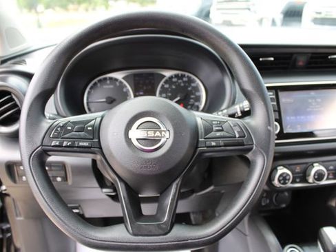 Used 2023 Nissan Kicks S FWD image 17
