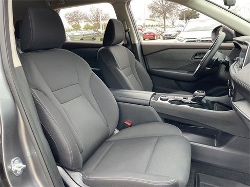 Used 2023 Nissan Rogue S image 26