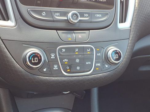 Used 2025 Chevrolet Malibu LT image 14