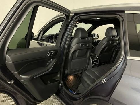 Used 2022 BMW X5 xDrive40i w/ Premium Package AWD/4WD image 34