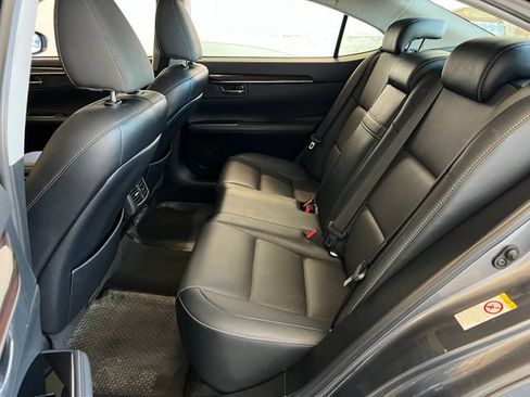 Used 2017 Lexus ES 350 w/ Premium Package FWD image 32