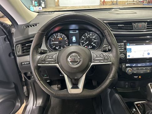 Used 2017 Nissan Rogue SL w/ SL Premium Package FWD image 32