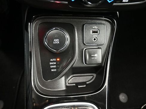 Used 2018 Jeep Compass Limited w/ Navigation Group image 21