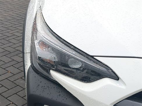 Used 2023 Subaru Outback Premium image 11