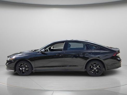 Used 2025 Honda Accord SE image 4