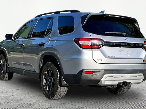 Used 2023 Honda Pilot TrailSport image 5