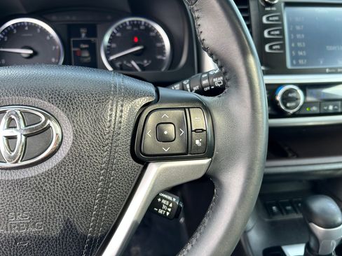 Used 2016 Toyota Highlander XLE image 13