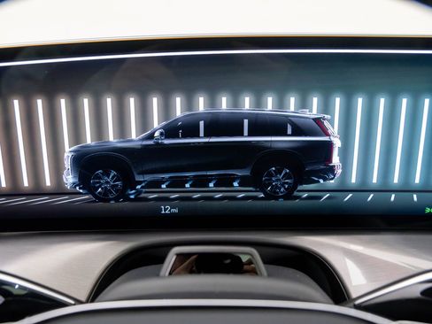 New 2026 Cadillac Vistiq Luxury w/ LPO, Floor Liner Package image 22