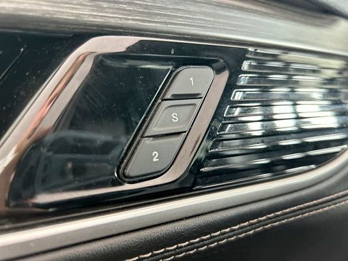 Used 2024 Jeep Wagoneer Series II AWD/4WD image 12