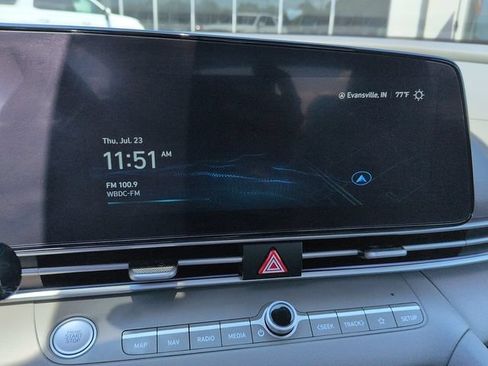 Used 2025 Hyundai Elantra SEL FWD image 20