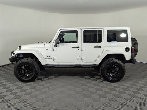 Used 2017 Jeep Wrangler Unlimited Sahara w/ Dual Top Group image 4