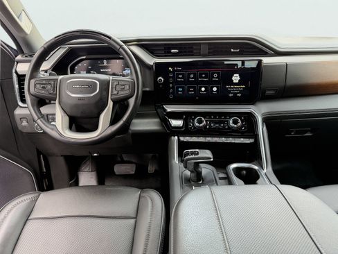Used 2023 GMC Sierra 1500 Denali w/ Technology Package AWD/4WD image 2