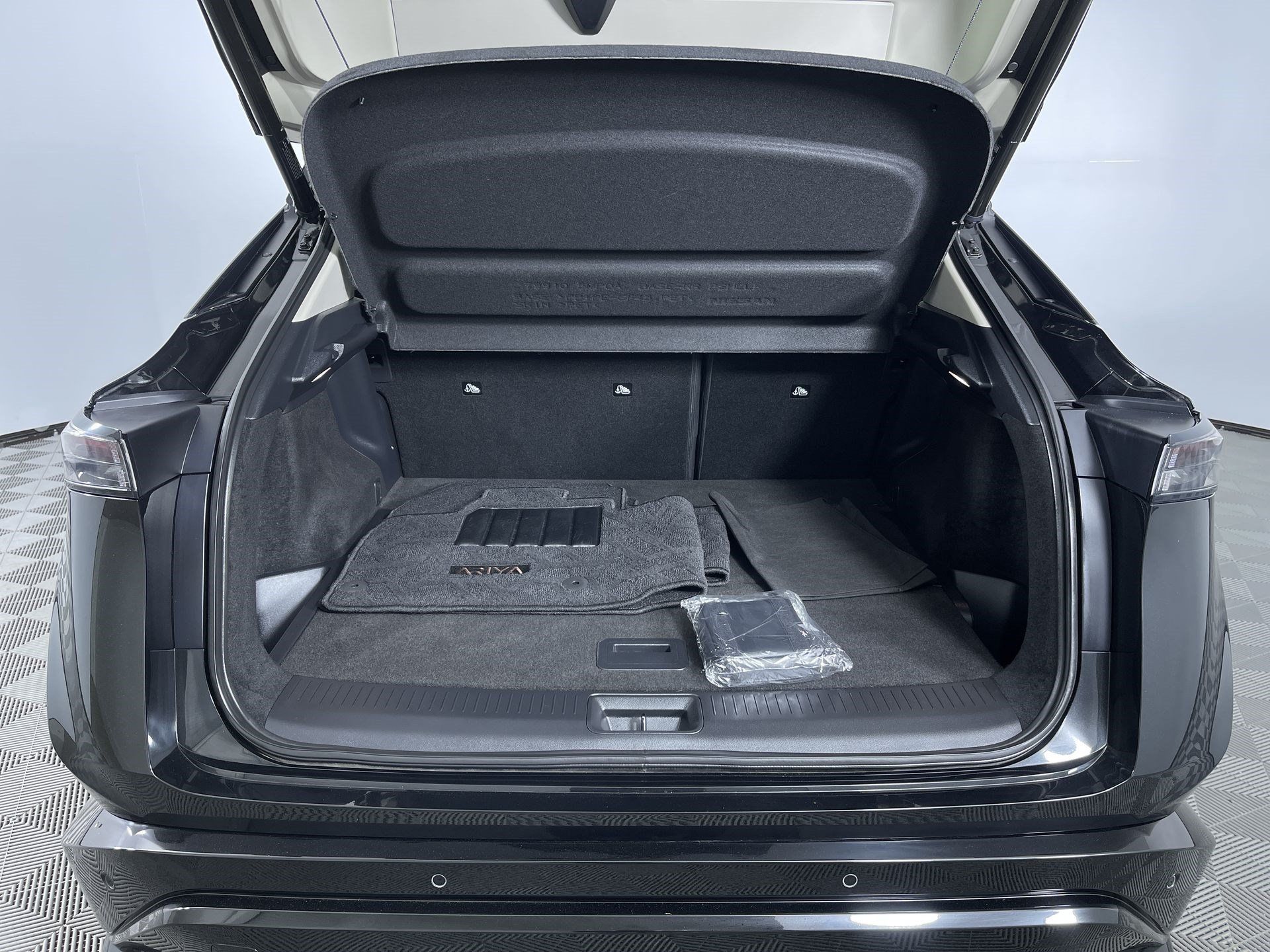 Certified 2024 Nissan Ariya AWD image 25