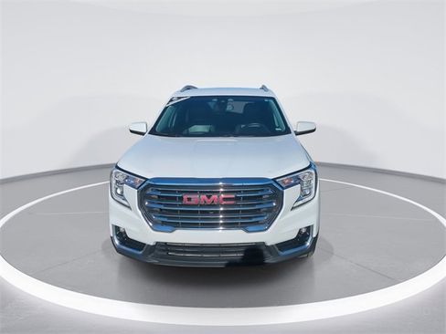 Used 2022 GMC Terrain SLT image 3