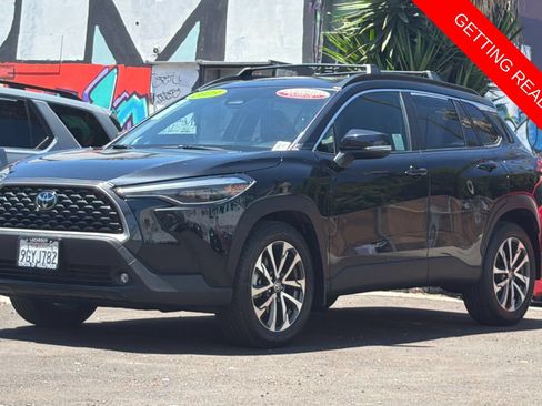 Certified 2023 Toyota Corolla Cross XLE w/ Convenience Package FWD image 9
