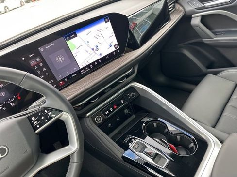 New 2025 Audi Q5 Premium Plus image 29