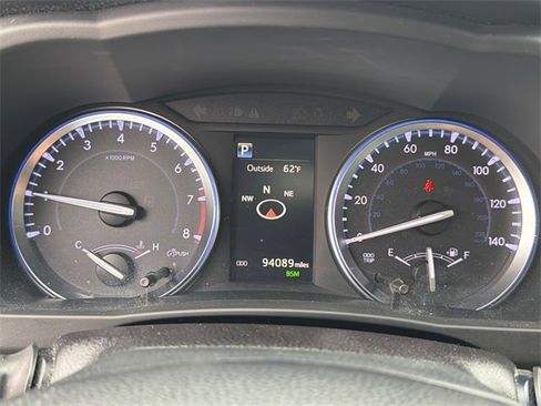 Used 2018 Toyota Highlander XLE image 27