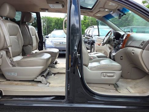 Used 2008 Toyota Sienna AWD image 35