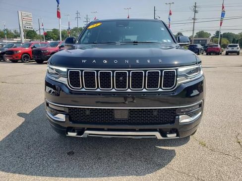 Used 2024 Jeep Wagoneer L Series III w/ Premium Group I AWD/4WD image 9
